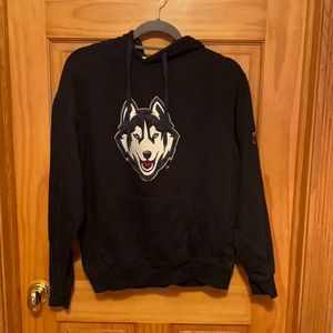 UConn size medium black hoodie.